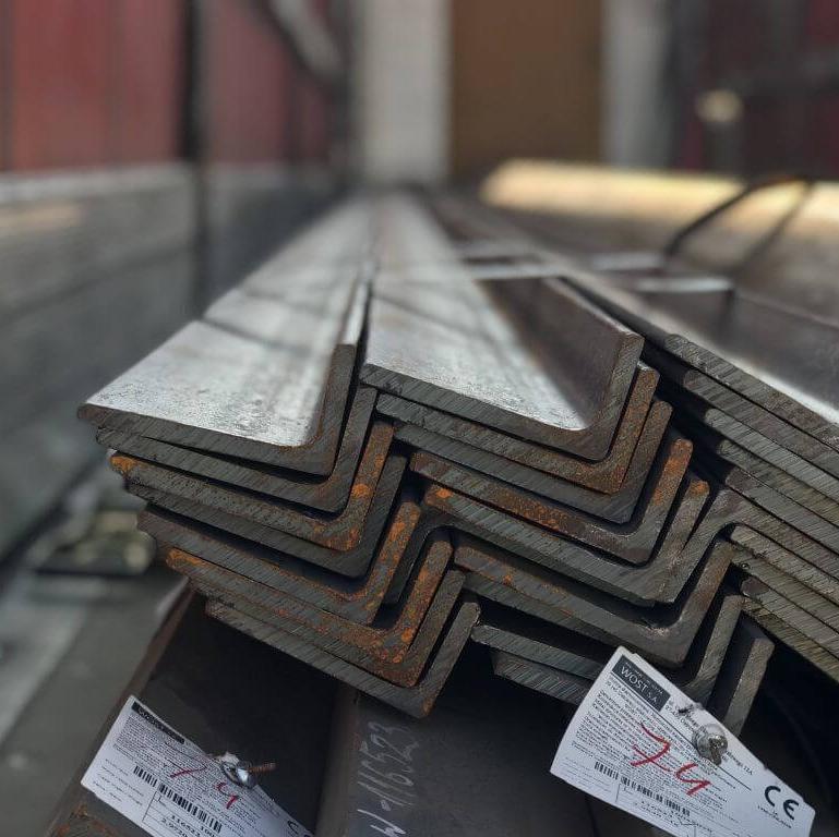 Уголок неравнополочный